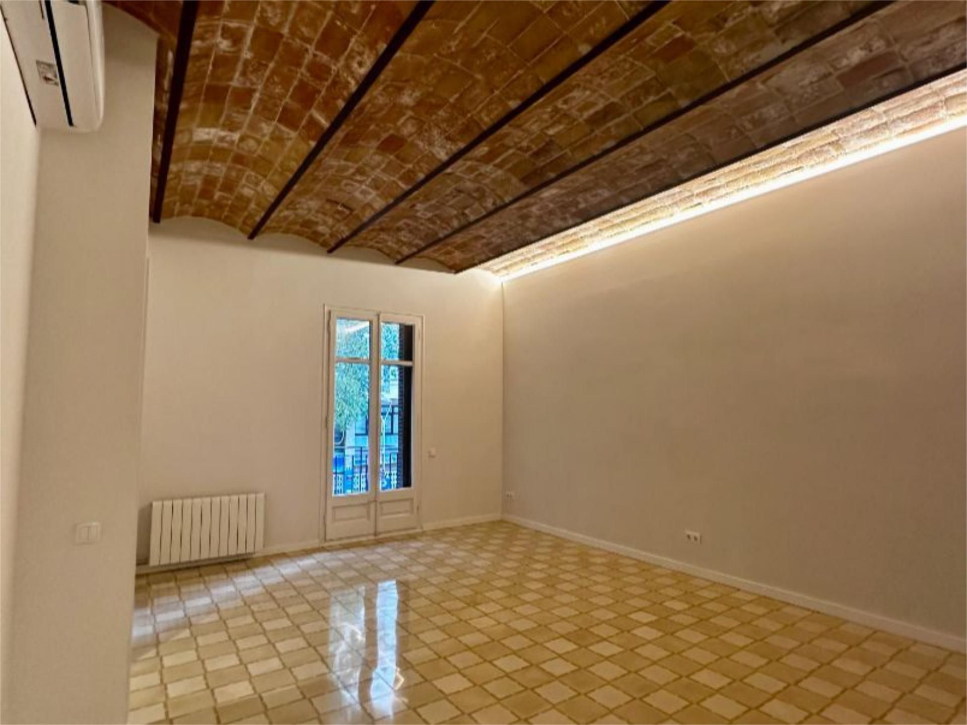 Wohnung zum Verkauf in  Barcelona Capital mit Klimaanlage und Balkon