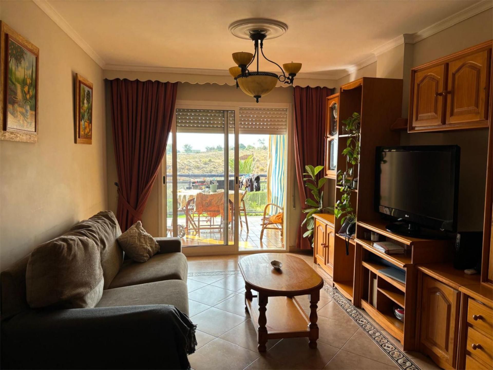 Sala d'estar de Apartament de lloguer en Vélez-Málaga amb Terrassa, Piscina i Moblat