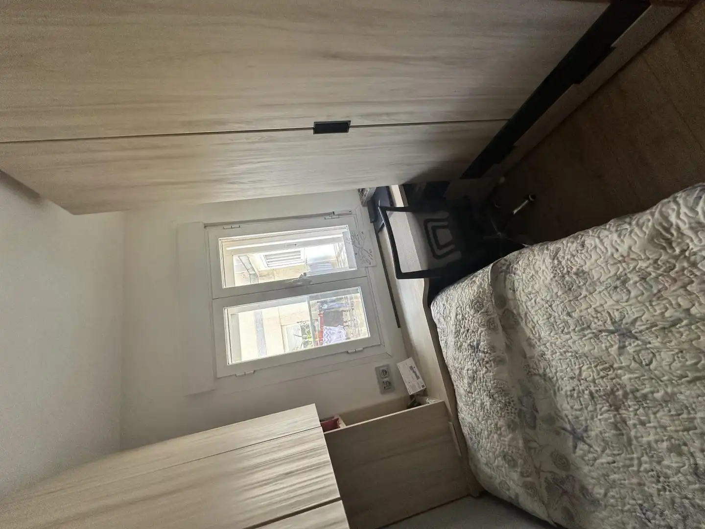 Piso en venta en Calle de Vélez Rubio, 189, Apóstol Santiago Habitación de Piso en venta en Madrid con Calefacción, Parquet y Amueblado