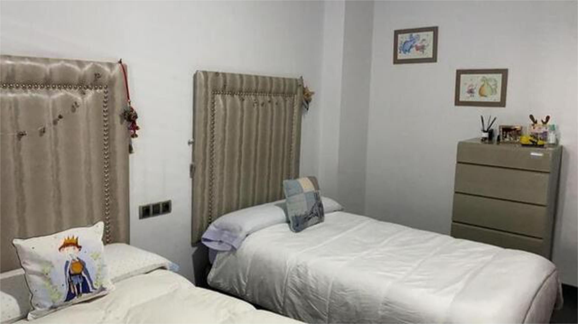 Dormitori de Casa o xalet en venda en Alcolea del Río amb Piscina