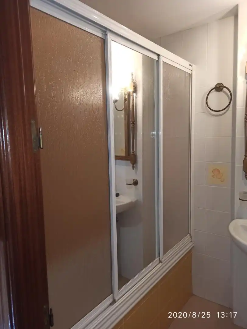 Baño de Piso en venta en Lucena con Aire acondicionado, Calefacción y Trastero