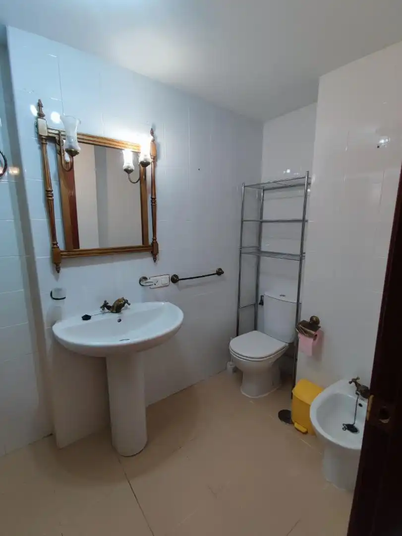 Baño de Piso en venta en Lucena con Aire acondicionado, Calefacción y Trastero
