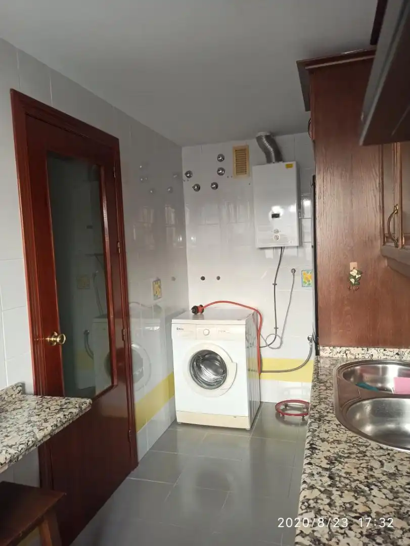 Baño de Piso en venta en Lucena con Aire acondicionado, Calefacción y Trastero