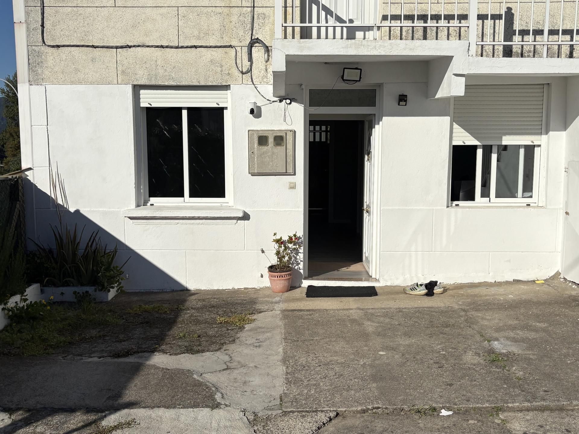 Vista exterior de Planta baja en venta en Vigo  con Calefacción, Jardín privado y Parquet
