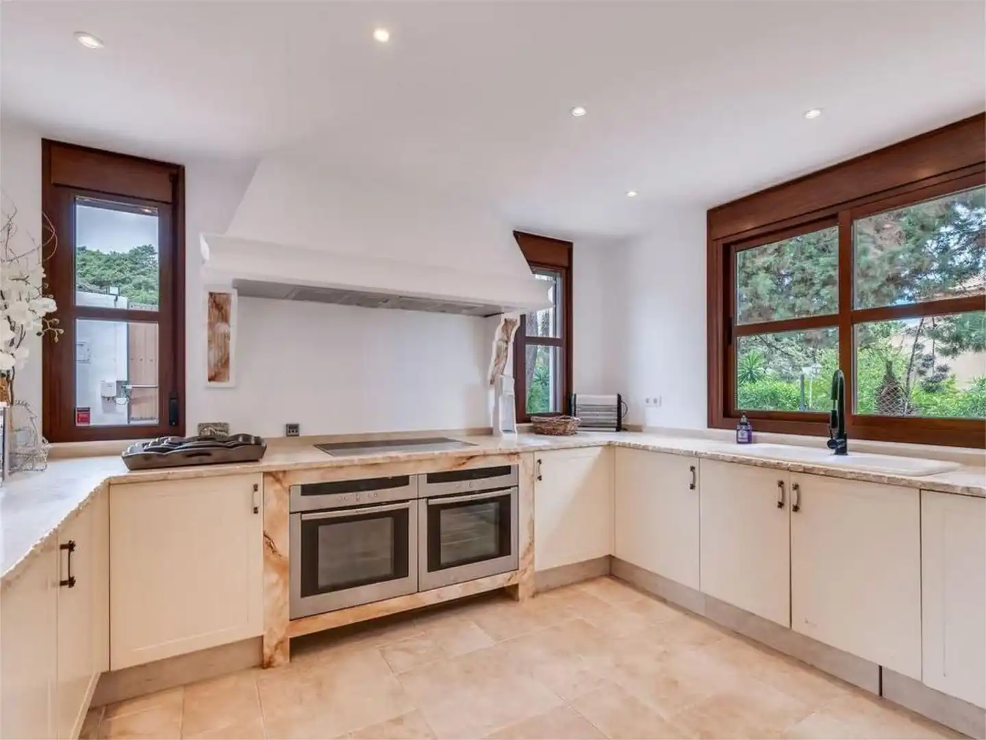 Casa o chalet de alquiler en Calle del Faísán, 140, Marbesa Cocina de Casa o chalet de alquiler en Marbella con Aire acondicionado, Terraza y Piscina