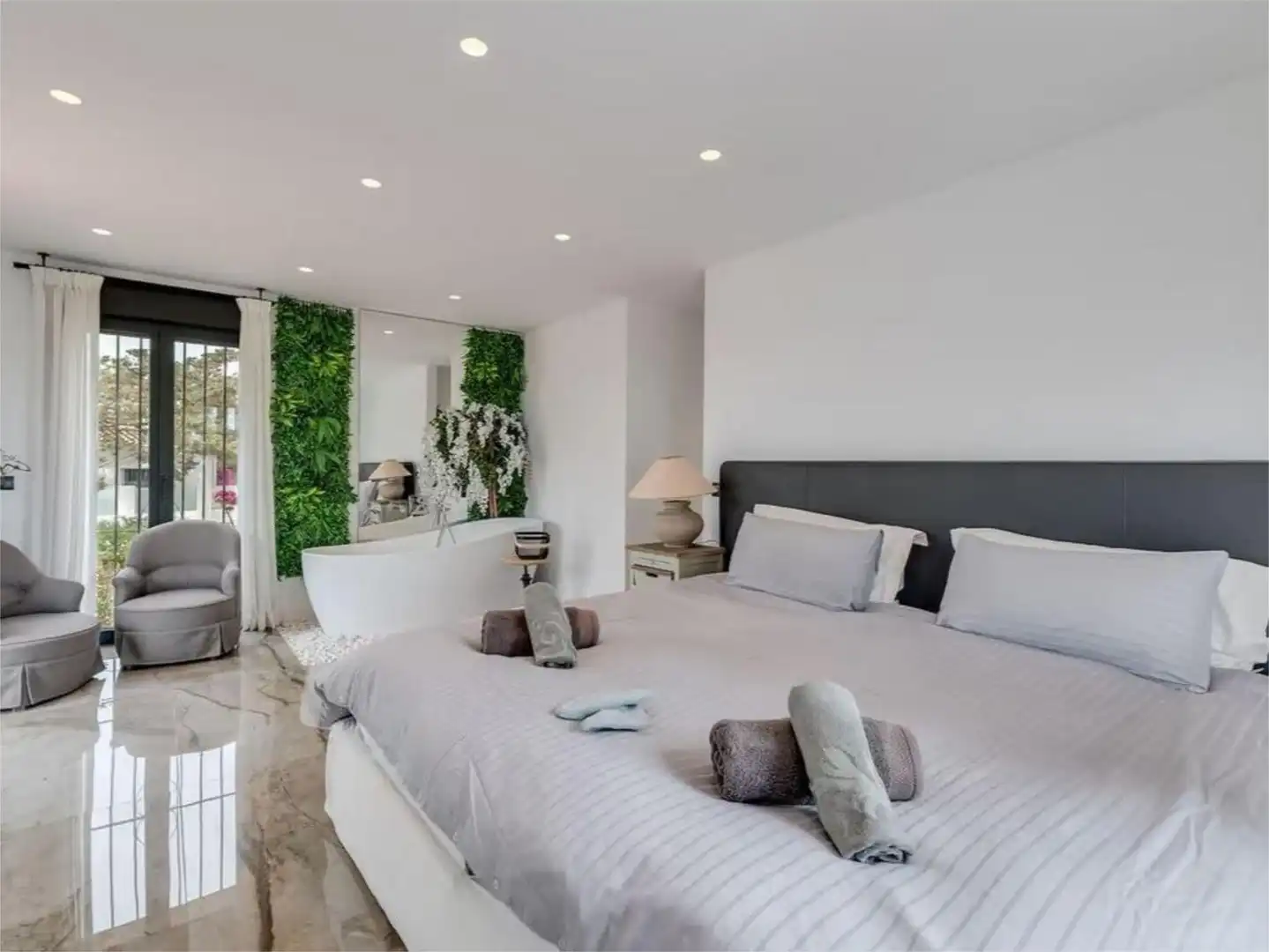 Casa o chalet de alquiler en Calle del Faísán, 140, Marbesa Habitación de Casa o chalet de alquiler en Marbella con Aire acondicionado, Terraza y Piscina