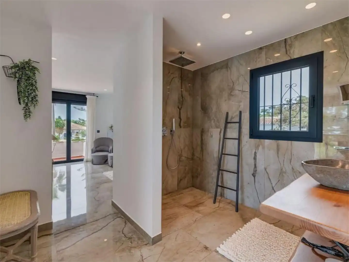 Casa o chalet de alquiler en Calle del Faísán, 140, Marbesa Baño de Casa o chalet de alquiler en Marbella con Aire acondicionado, Terraza y Piscina