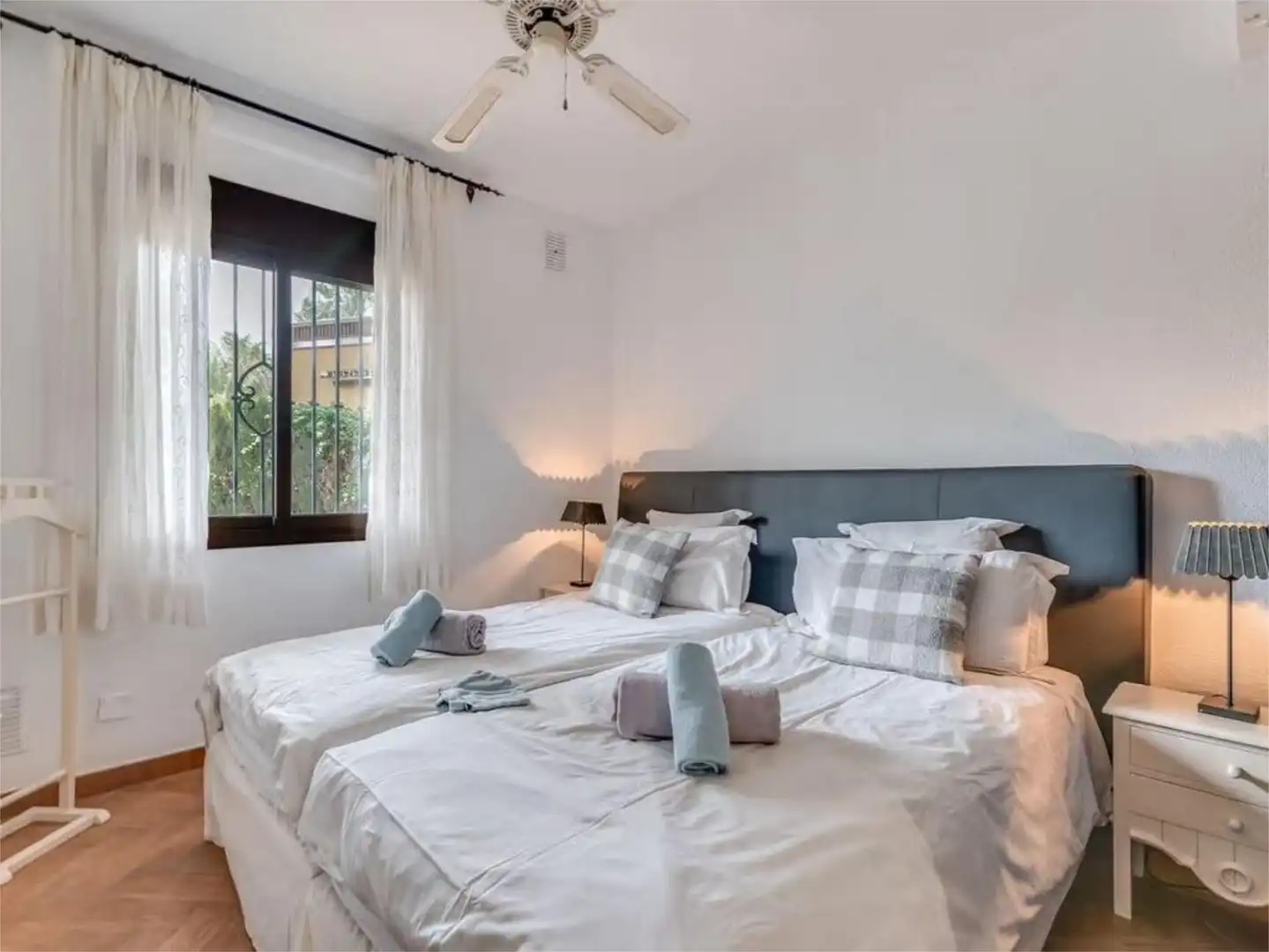Casa o chalet de alquiler en Calle del Faísán, 140, Marbesa Habitación de Casa o chalet de alquiler en Marbella con Aire acondicionado, Terraza y Piscina