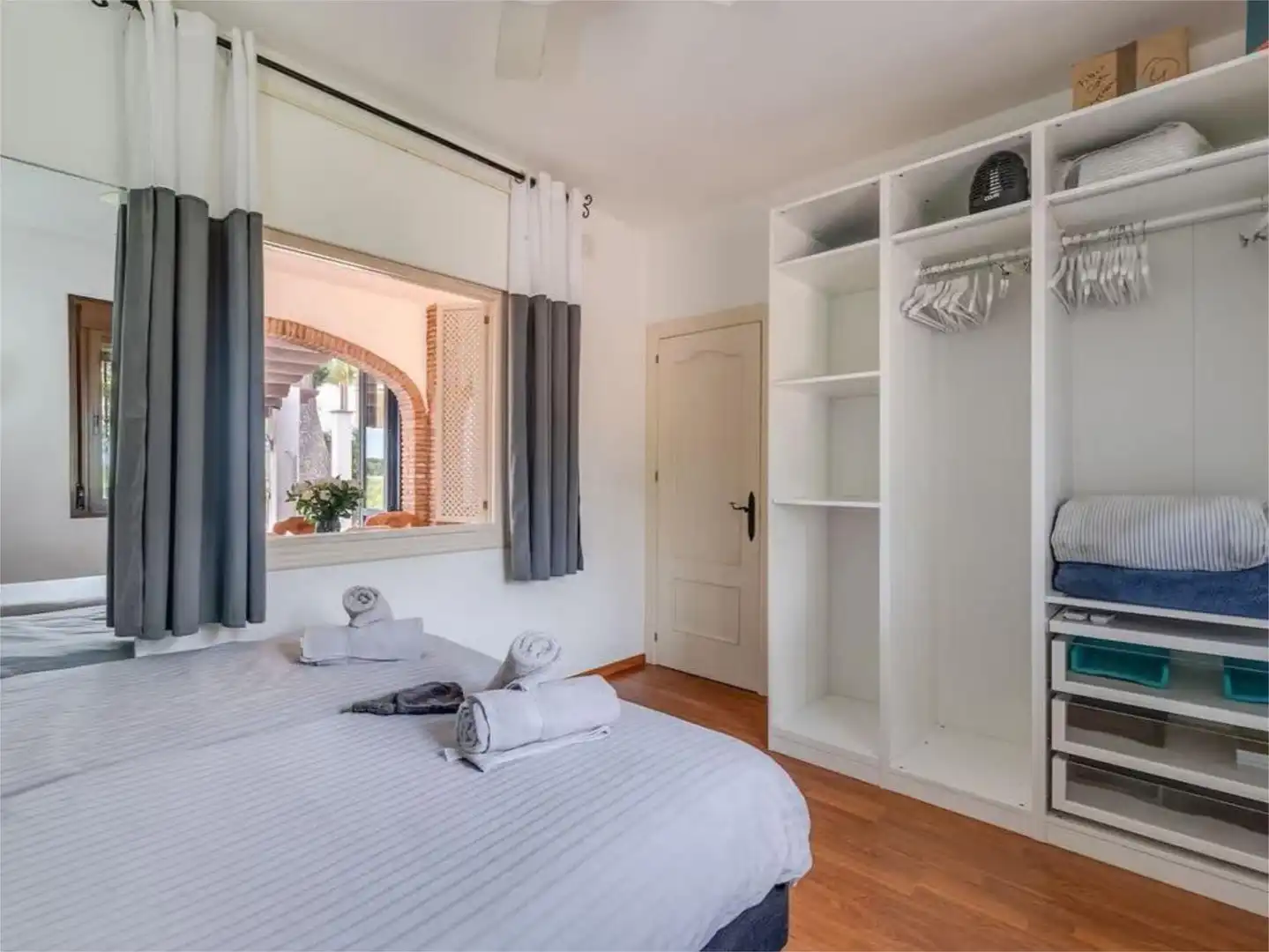 Casa o chalet de alquiler en Calle del Faísán, 140, Marbesa Habitación de Casa o chalet de alquiler en Marbella con Aire acondicionado, Terraza y Piscina