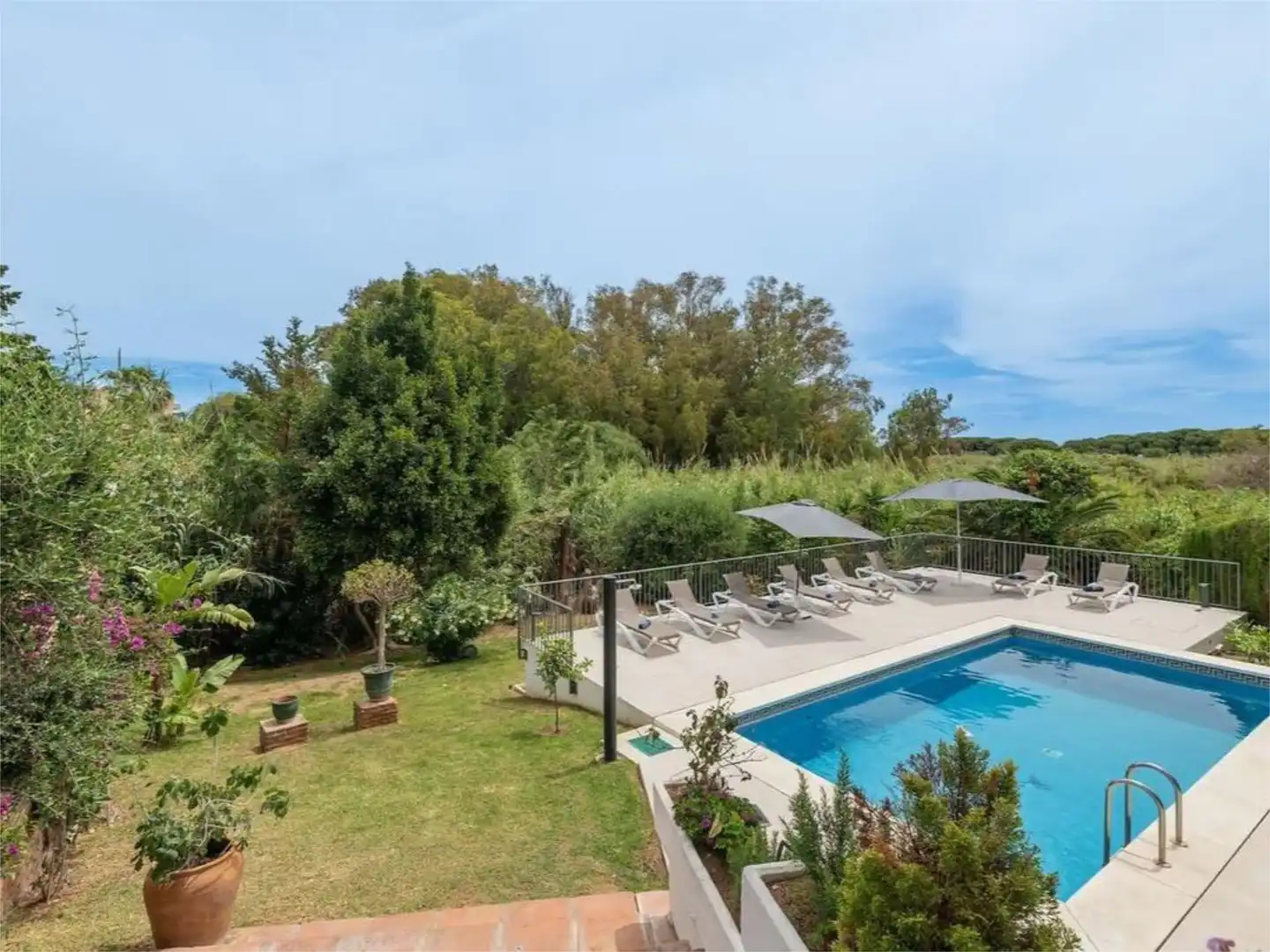 Casa o chalet de alquiler en Calle del Faísán, 140, Marbesa Jardín de Casa o chalet de alquiler en Marbella con Aire acondicionado, Terraza y Piscina