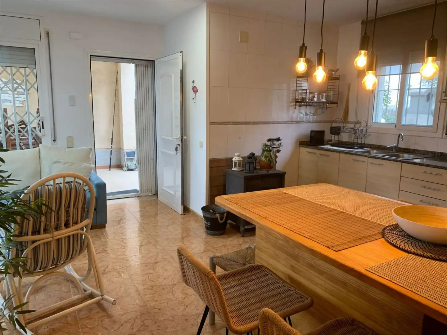 Casa o chalet en venta en Carrer del Flamenc, 9, Deltebre Cocina de Casa o chalet en venta en Deltebre con Aire acondicionado, Terraza y Piscina