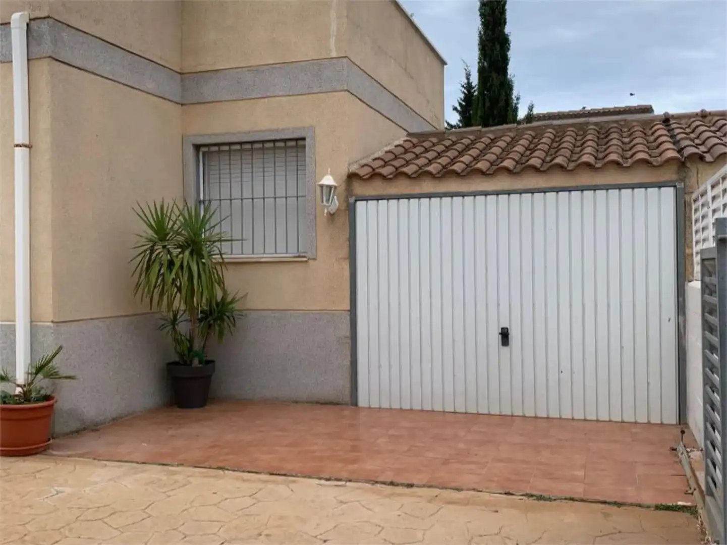 Casa o chalet en venta en Carrer del Flamenc, 9, Deltebre Vista exterior de Casa o chalet en venta en Deltebre con Aire acondicionado, Terraza y Piscina