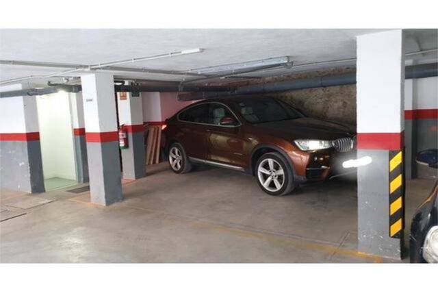 Garaje en Alquiler en Arenal - Museo