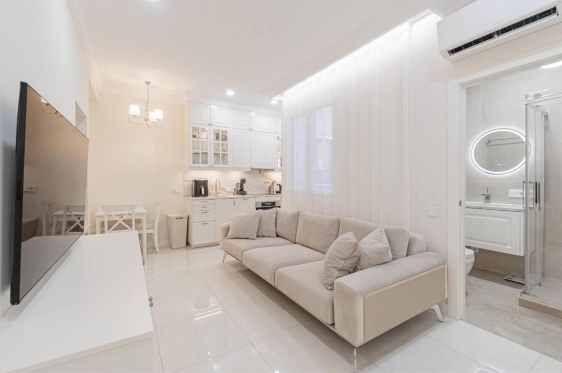 Living room of Flat to rent in  Palma de Mallorca  with Air Conditioner, Heating and Parquet flooring