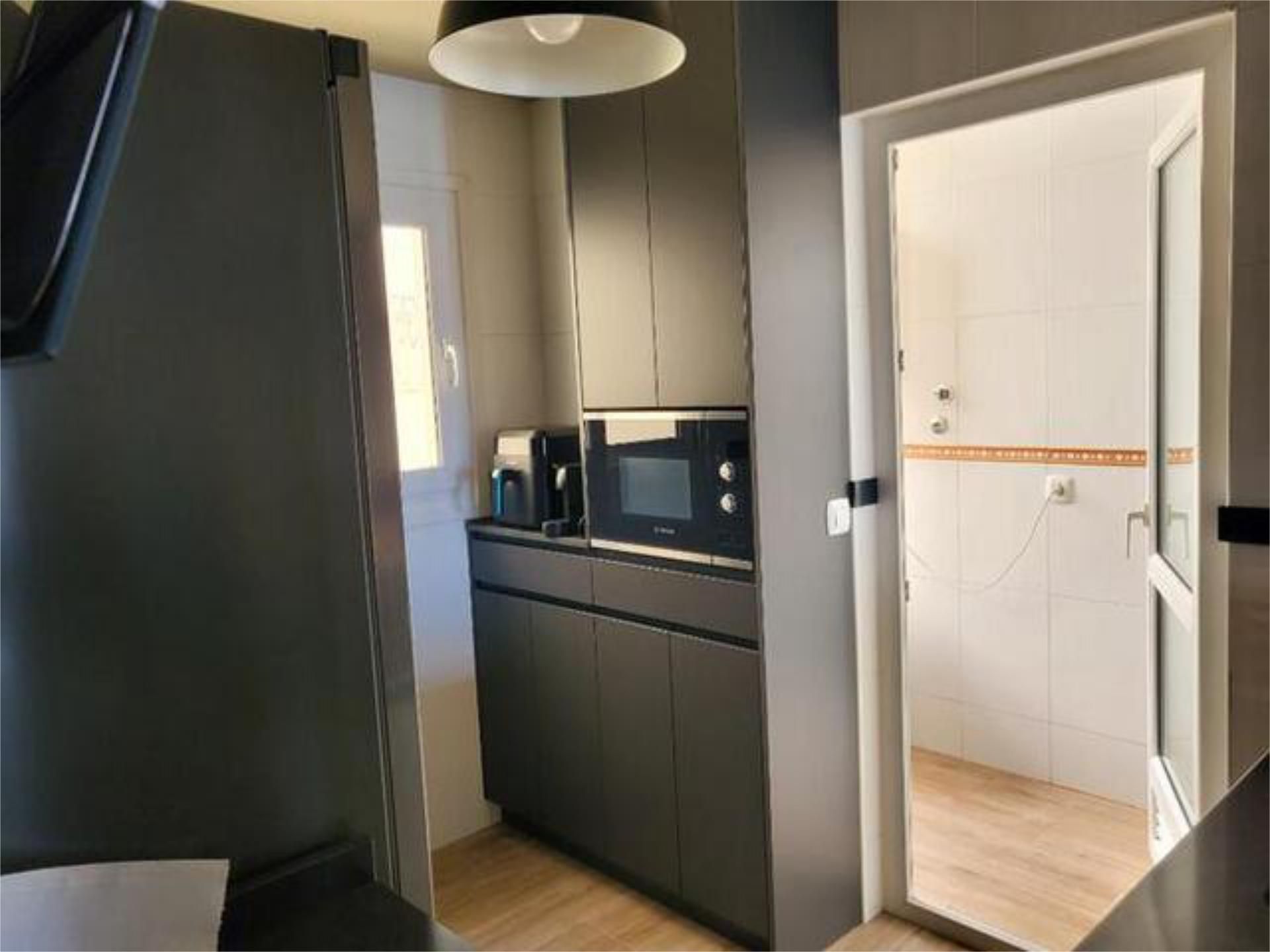 Pis de lloguer a Capellanía - Retamar Cuina de Pis de lloguer en Alhaurín de la Torre amb Calefacció, Jardí privat i Terrassa