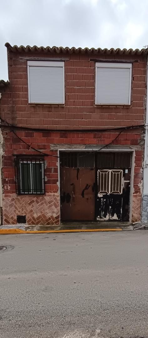 Vista exterior de Casa adosada en venda en Villamayor de Santiago