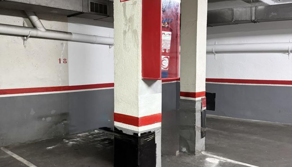 Garage for rent in Carrer de Dante Alighieri, 109i, El Carmel, Barcelona Capital - image 1 Photo 1 of Garage for rent in Carrer de Dante Alighieri, 109i, El Carmel, Barcelona Capital