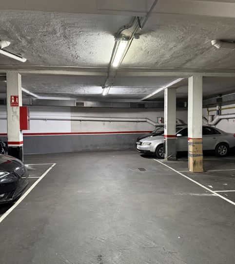 Garage for rent in Carrer de Dante Alighieri, 109i, El Carmel, Barcelona Capital - image 2 Photo 2 of Garage for rent in Carrer de Dante Alighieri, 109i, El Carmel, Barcelona Capital