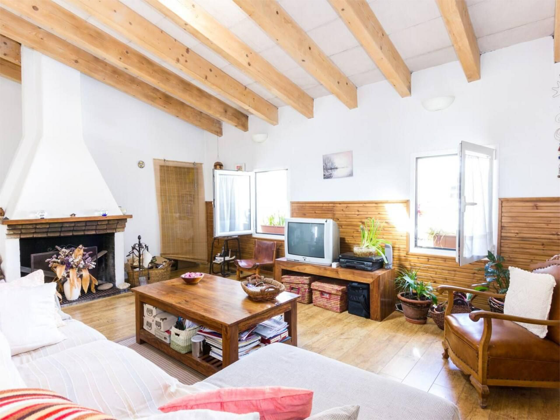 Living room of Flat to rent in Maó  with Parquet flooring, Terrace and Furnished