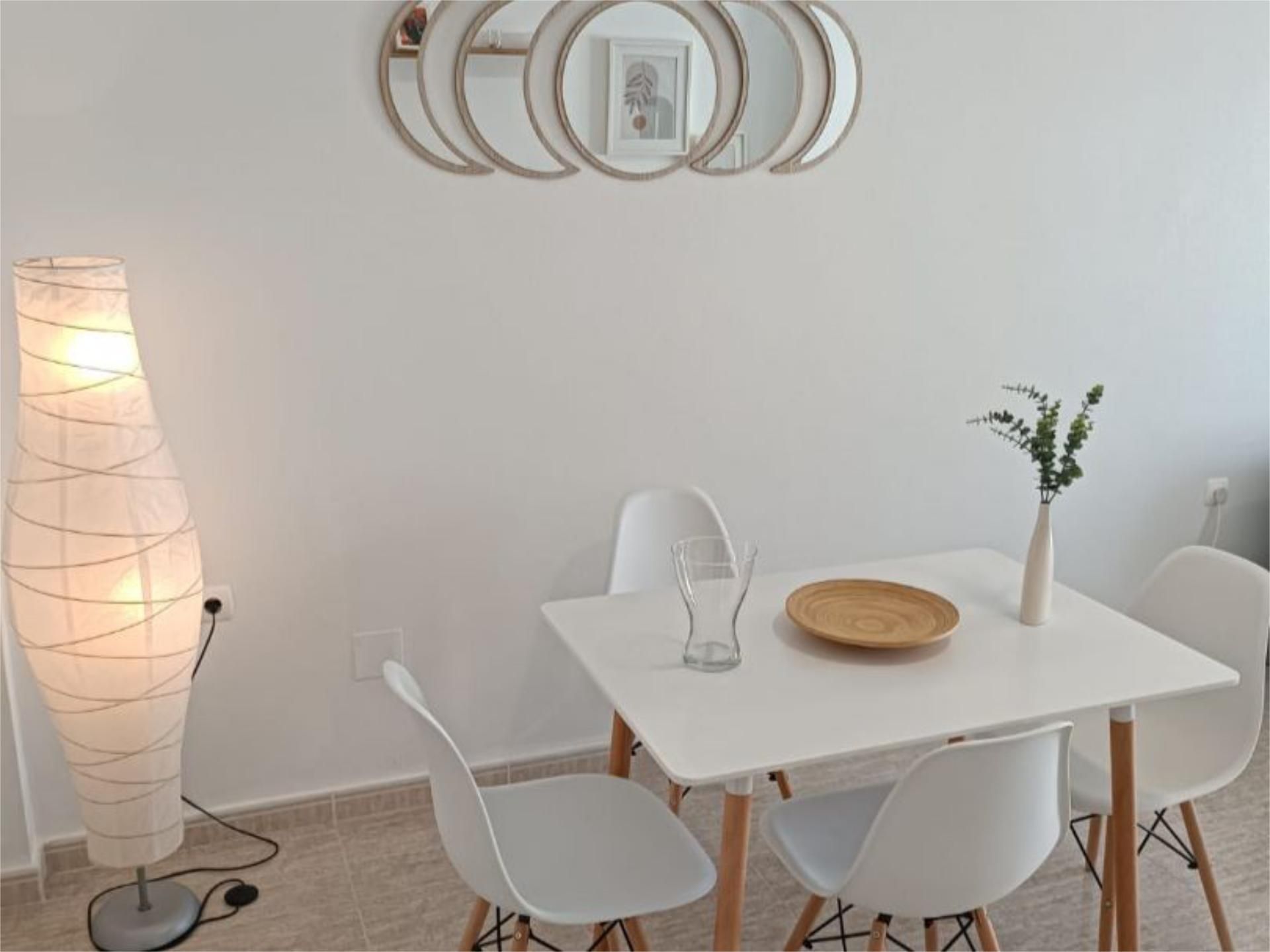 Piso de alquiler en Calle la Sal, 25, Avenida Habaneras - Curva de Palangre Comedor de Piso de alquiler en Torrevieja con Aire acondicionado, Terraza y Balcón