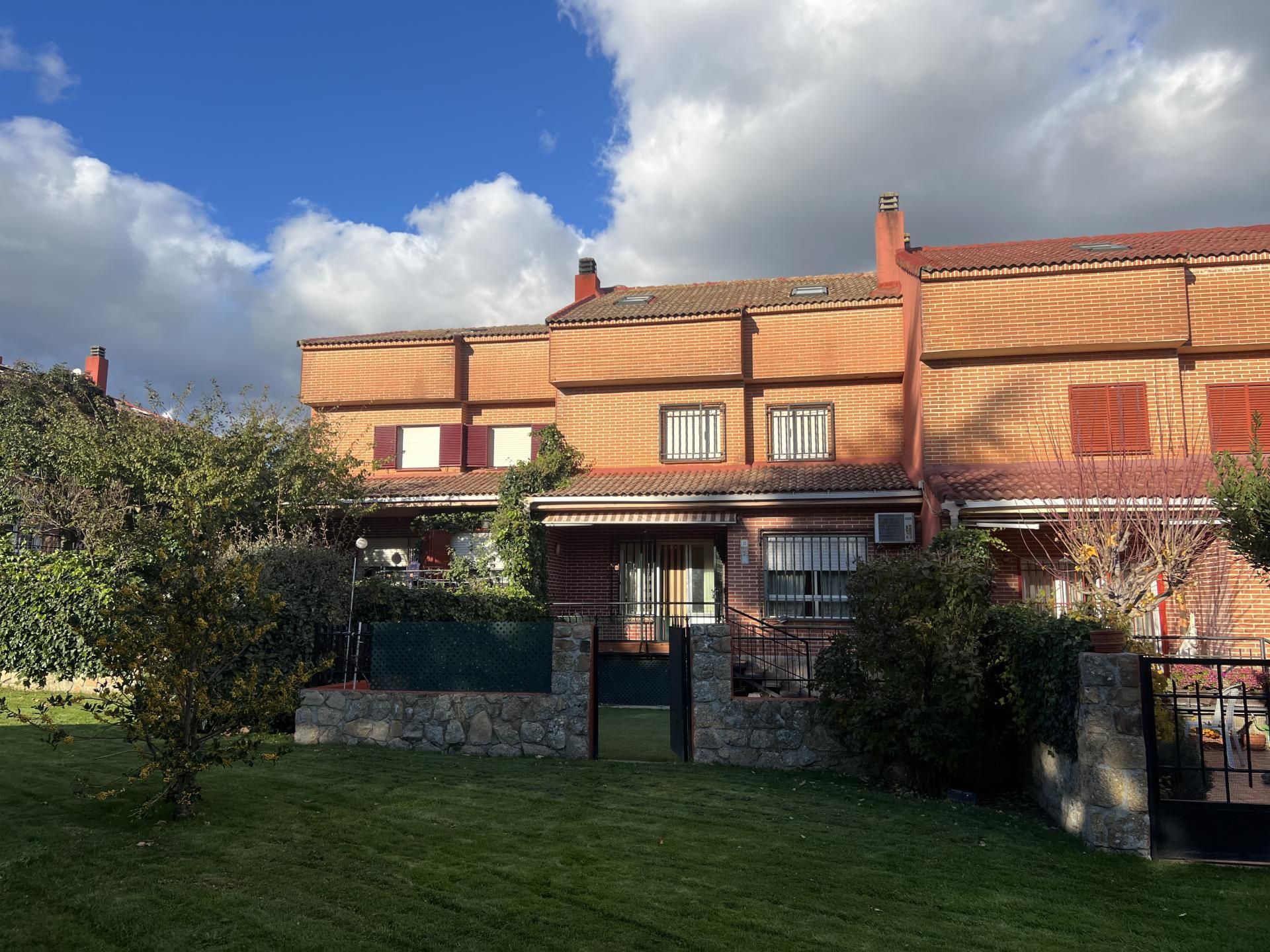 Exterior view of House or chalet for sale in Guadarrama  with Air Conditioner, Heating and Private garden