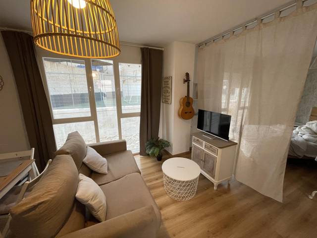 Estudio en Alquiler en Calle Juan Fernández, 5 en Barrio de Ciudad Jardín