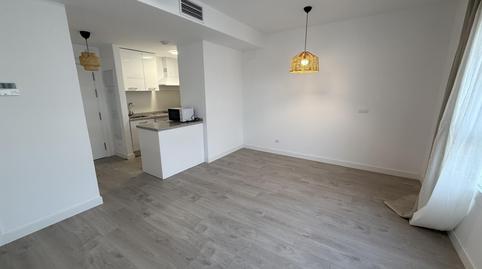 Photo 2 of Flat to rent in Calle Doctor Miguel Díaz Recio, 12, El Tejar - Hacienda Bizcochero, Málaga