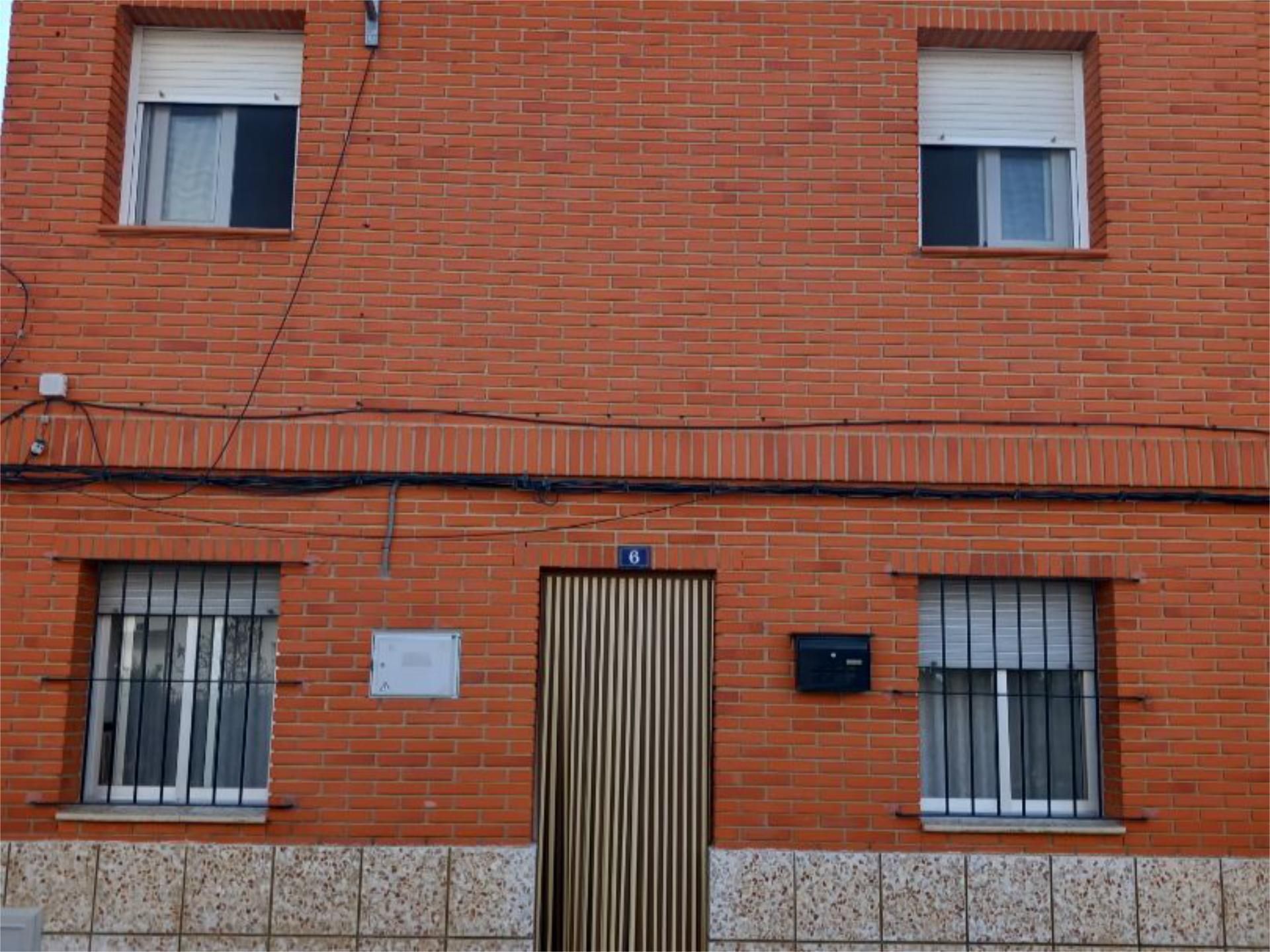 Vista exterior de Casa adosada en venda en Casas de Ves amb Terrassa i Moblat