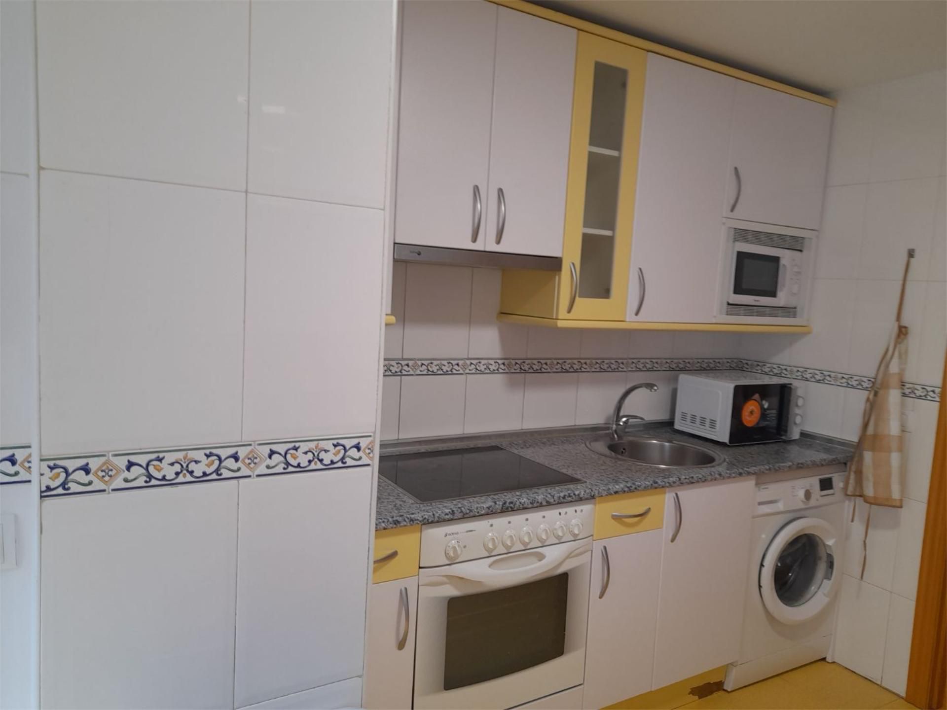 Flat to rent in Calle de las Casillas, Santa Teresa - San Pedro Cardeña Kitchen of Flat to rent in Burgos Capital