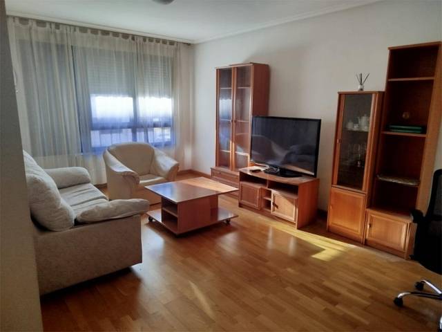 Piso en Alquiler en Calle Coimbra, 3 en Universidad - Las Huelgas