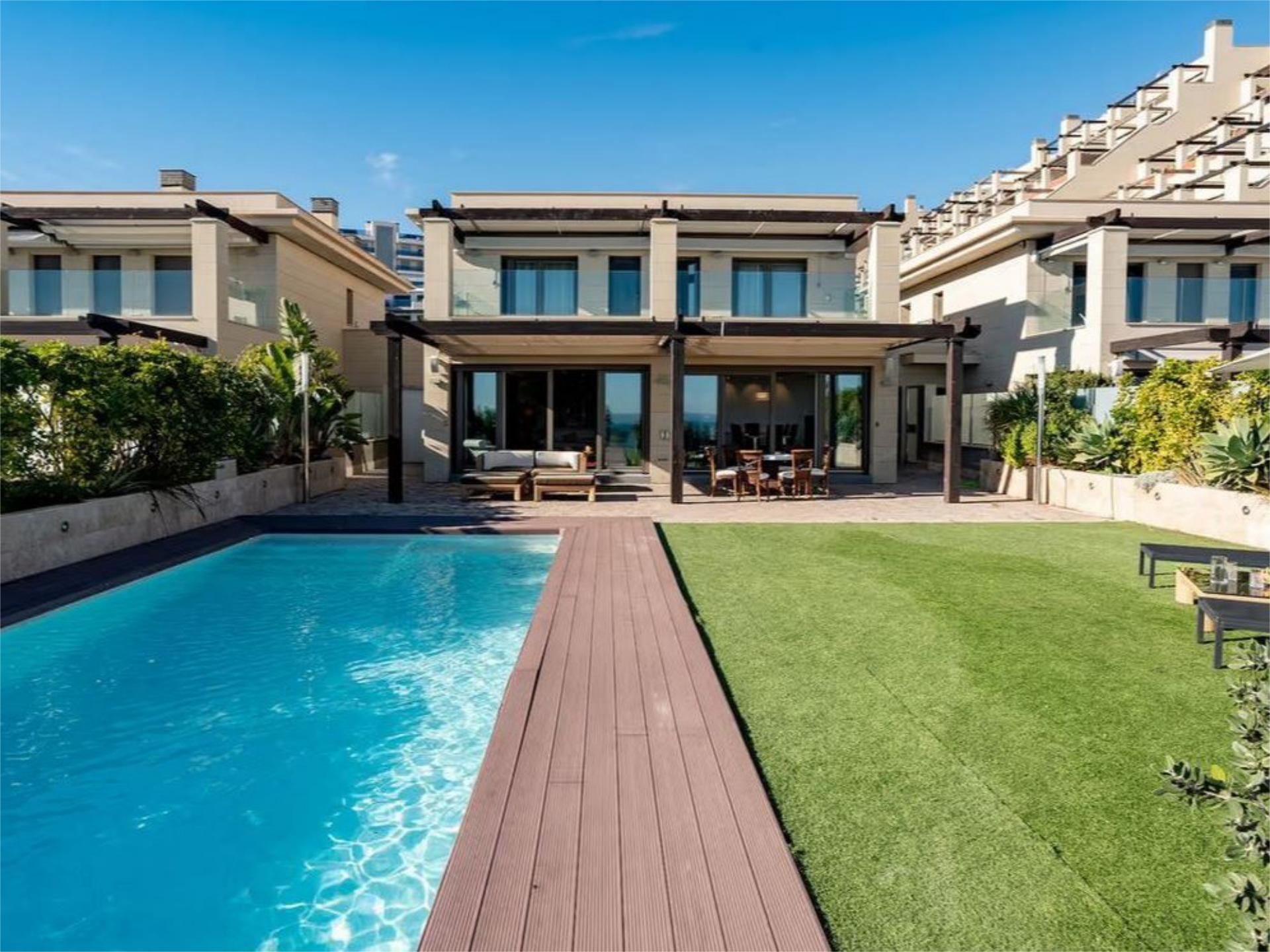 Casa o xalet de lloguer a Avenida San Bartolome Tir, 64, Los Arenales del Sol Terrassa de Casa o xalet de lloguer en Elche / Elx amb Aire condicionat, Jardí privat i Piscina