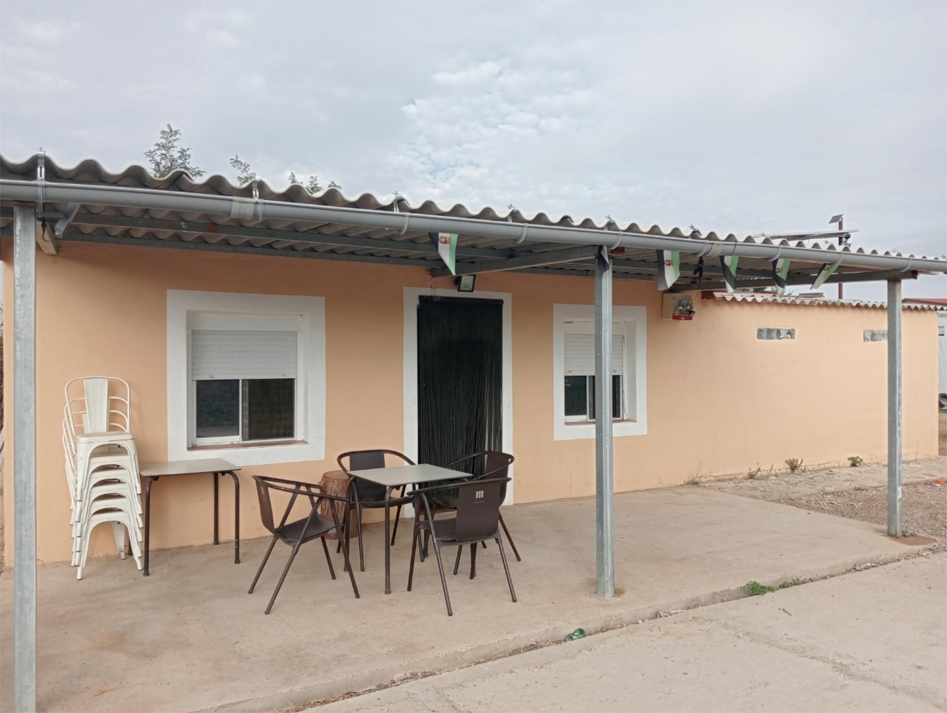 Finca rústica en venda a Calle Letra J Los Huertos, 243, Alfajarín Vista exterior de Finca rústica en venda en Alfajarín amb Aire condicionat i Piscina