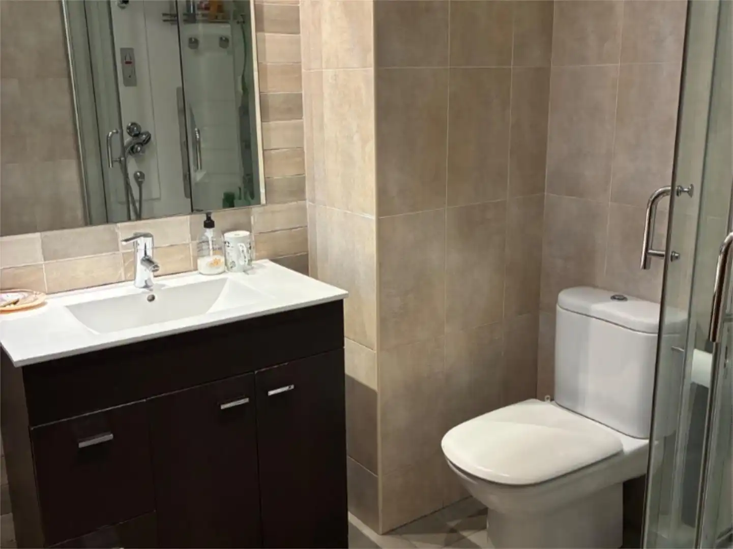 Casa o chalet en venta en Calle de Durango, 44, La Florida - El Plantío Baño de Casa o chalet en venta en Madrid con Aire acondicionado, Calefacción y Jardín privado