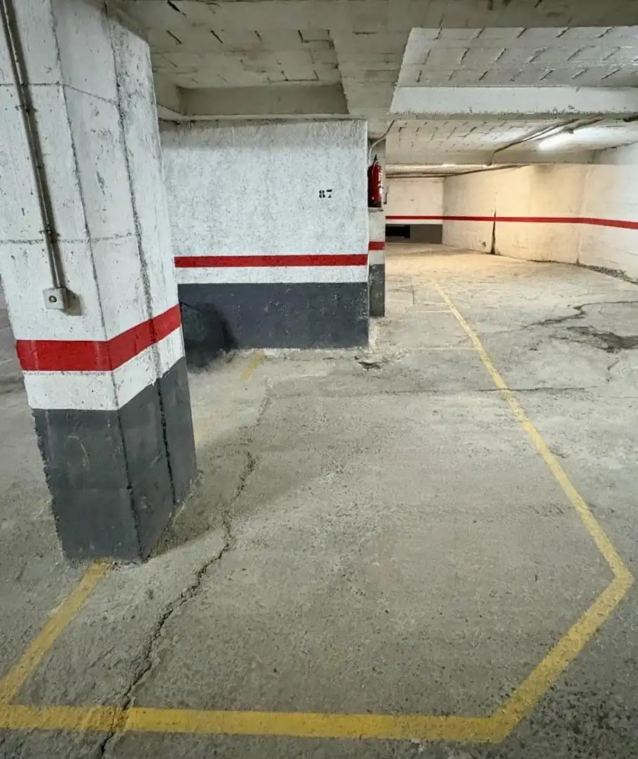 Garage zum Verkauf in Plaça Pas d'Arró, Vielha Parkplatz von Garage zum Verkauf in Vielha e Mijaran