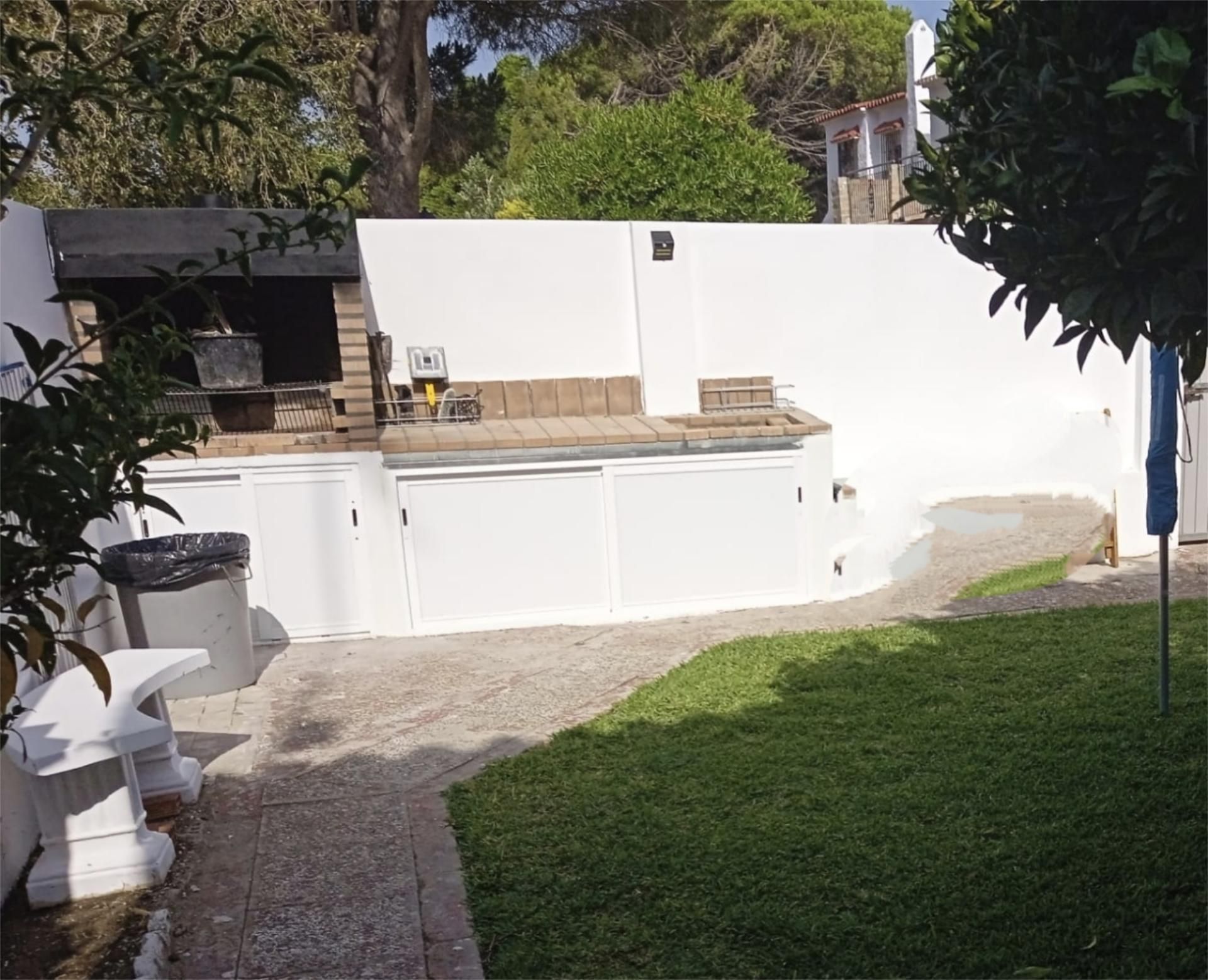 Piscina de Casa adosada en venda en Chiclana de la Frontera amb Jardí privat, Piscina i Aparcament comunitari