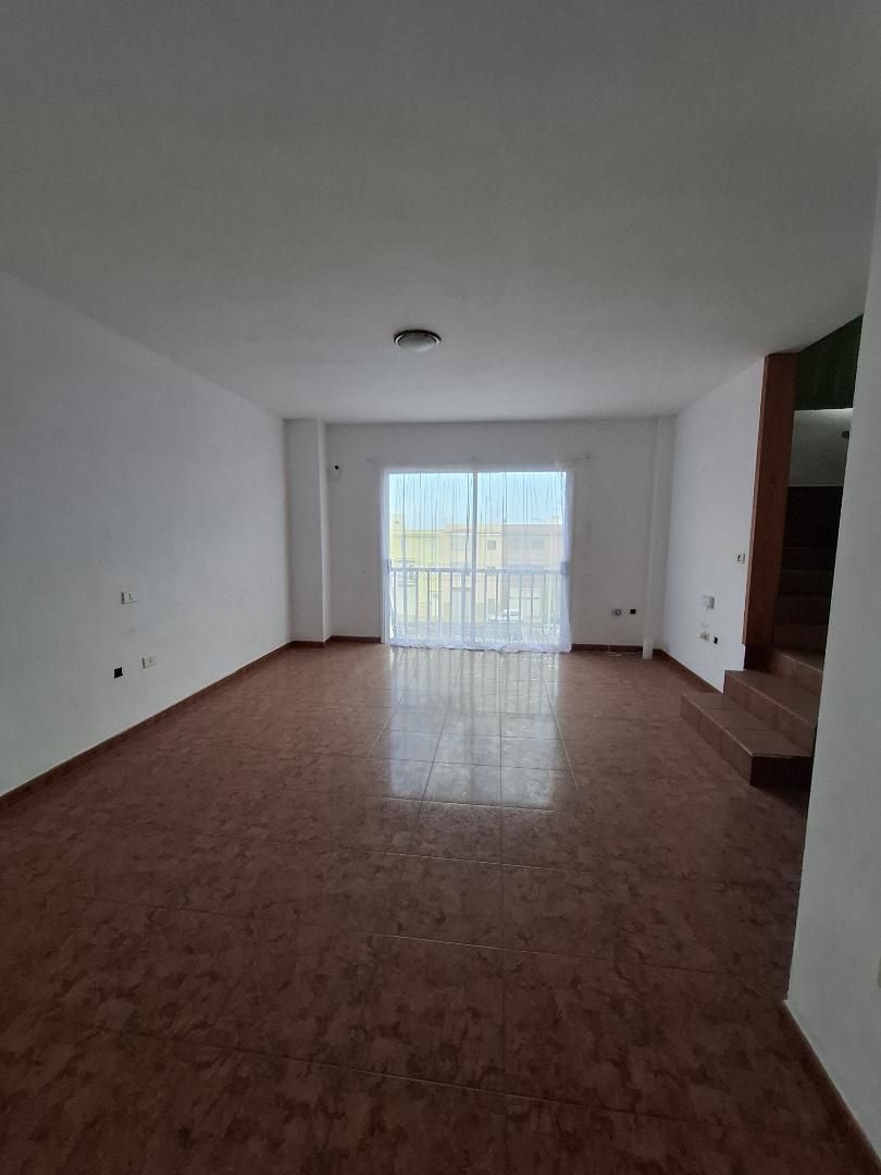 Sala d'estar de Dúplex en venda en  Santa Cruz de Tenerife Capital amb Terrassa i Balcó