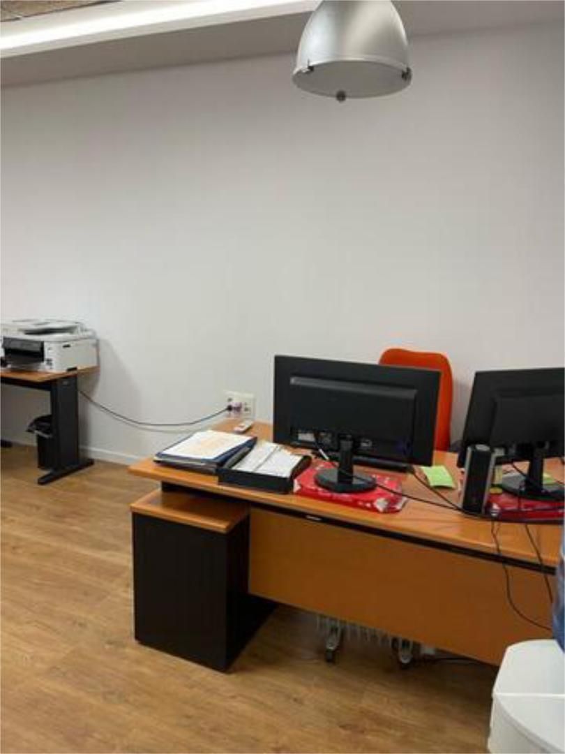 Oficina de lloguer a Brenes Oficina de lloguer en Brenes amb Aire condicionat