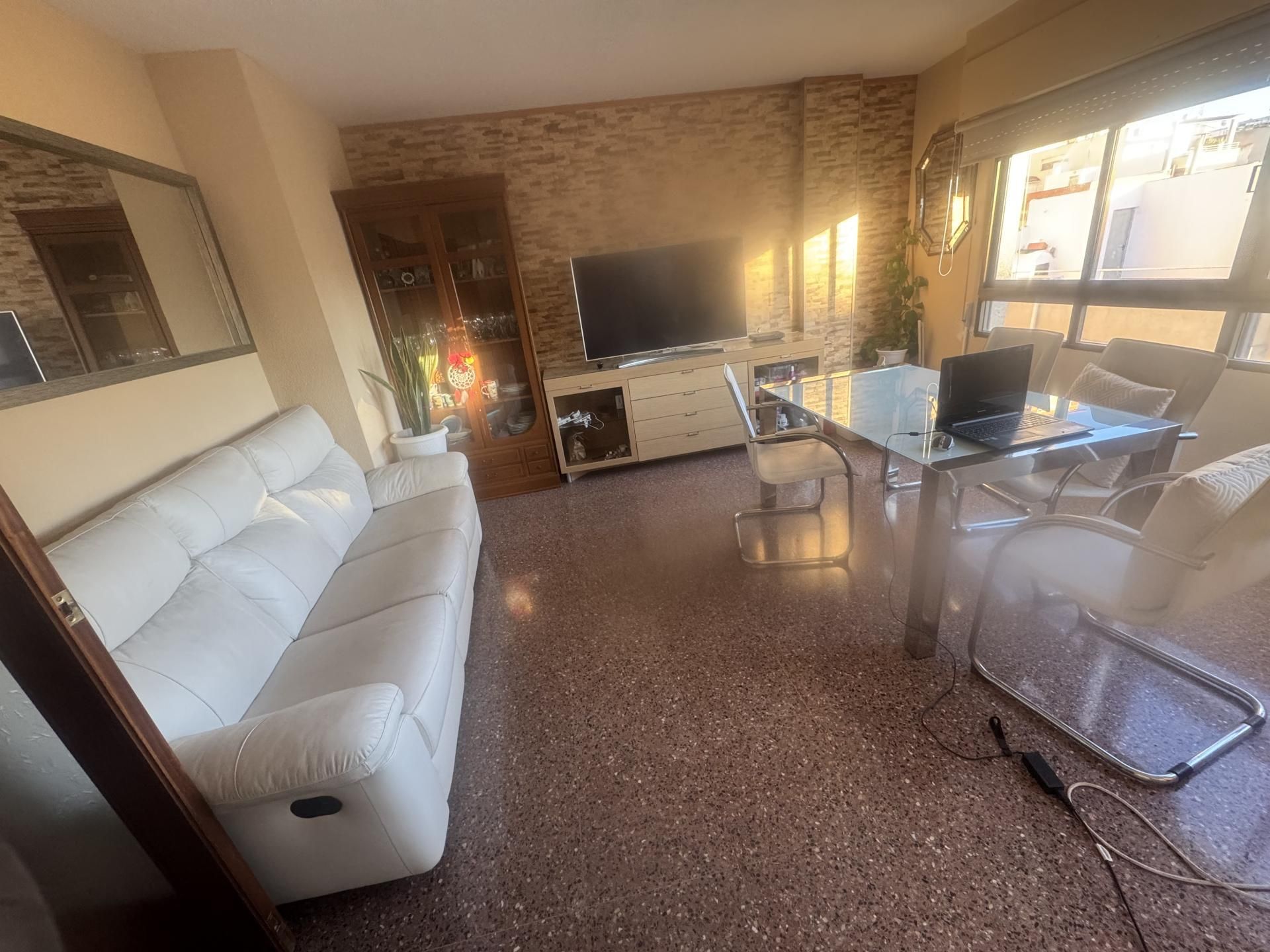 Living room of Flat for sale in Elda  with Air Conditioner, Terrace and Balcony