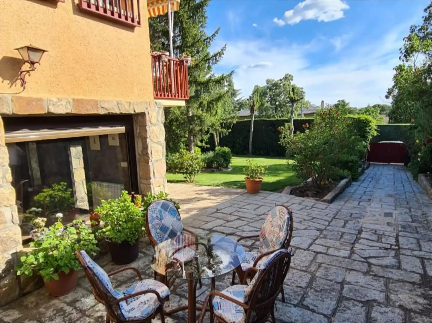 Casa o chalet de alquiler en Soto del Real Terraza de Casa o chalet de alquiler en Soto del Real con Aire acondicionado, Calefacción y Jardín privado