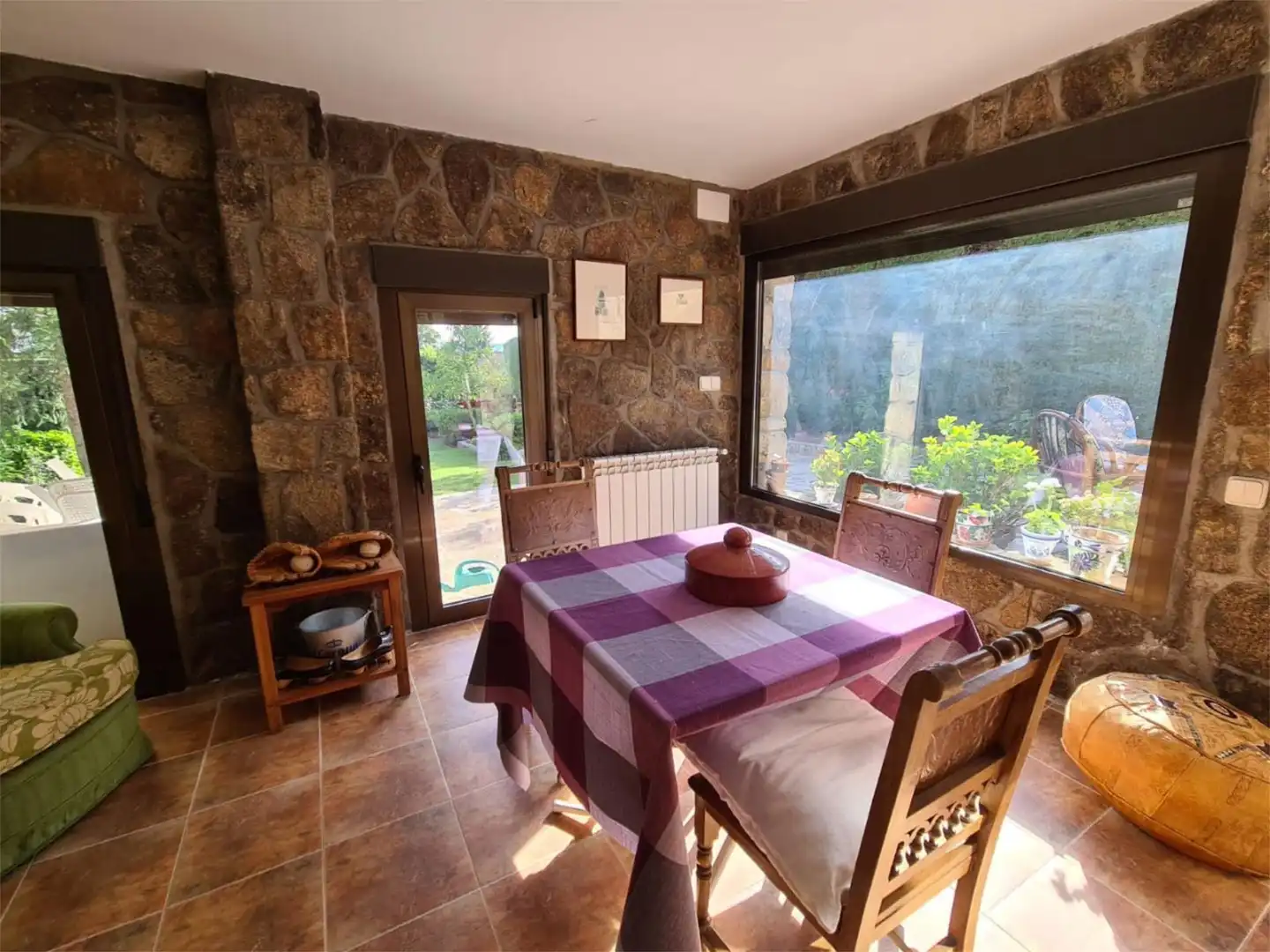 Casa o chalet de alquiler en Soto del Real Comedor de Casa o chalet de alquiler en Soto del Real con Aire acondicionado, Calefacción y Jardín privado