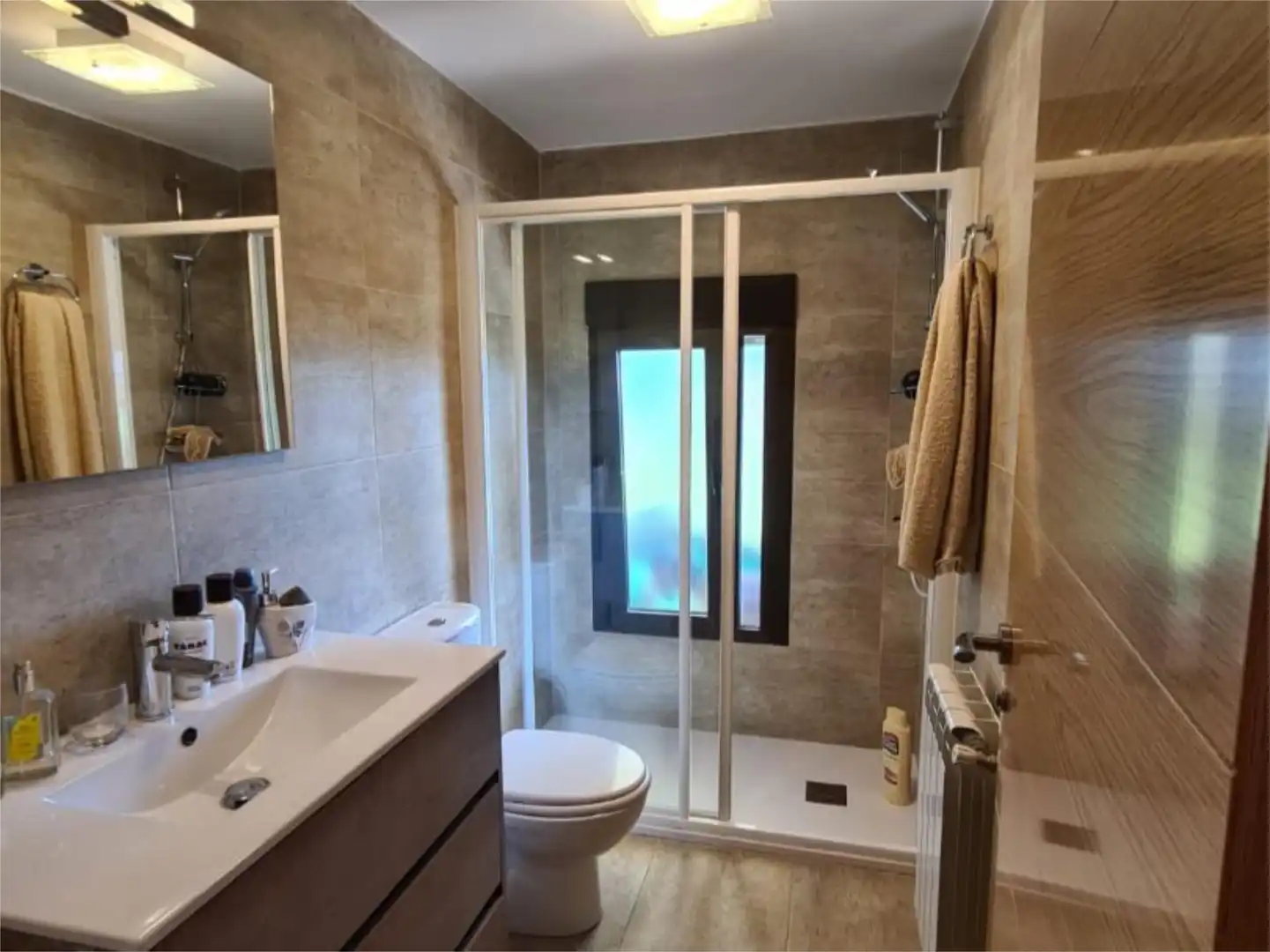 Casa o chalet de alquiler en Soto del Real Baño de Casa o chalet de alquiler en Soto del Real con Aire acondicionado, Calefacción y Jardín privado