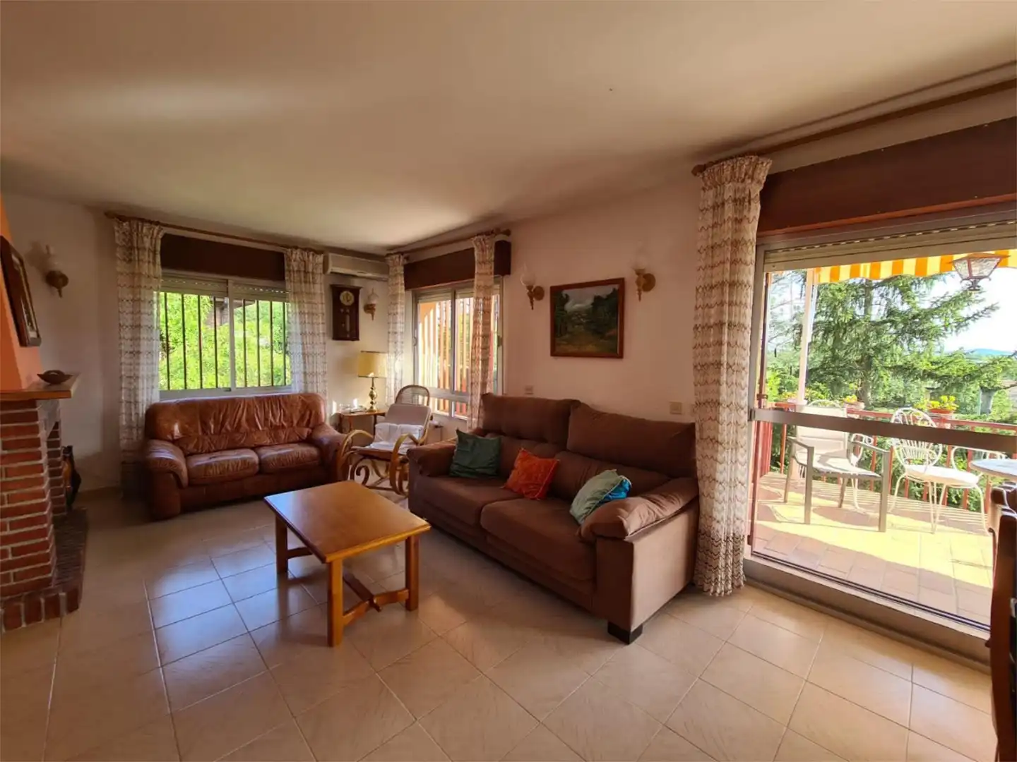Casa o chalet de alquiler en Soto del Real Sala de estar de Casa o chalet de alquiler en Soto del Real con Aire acondicionado, Calefacción y Jardín privado