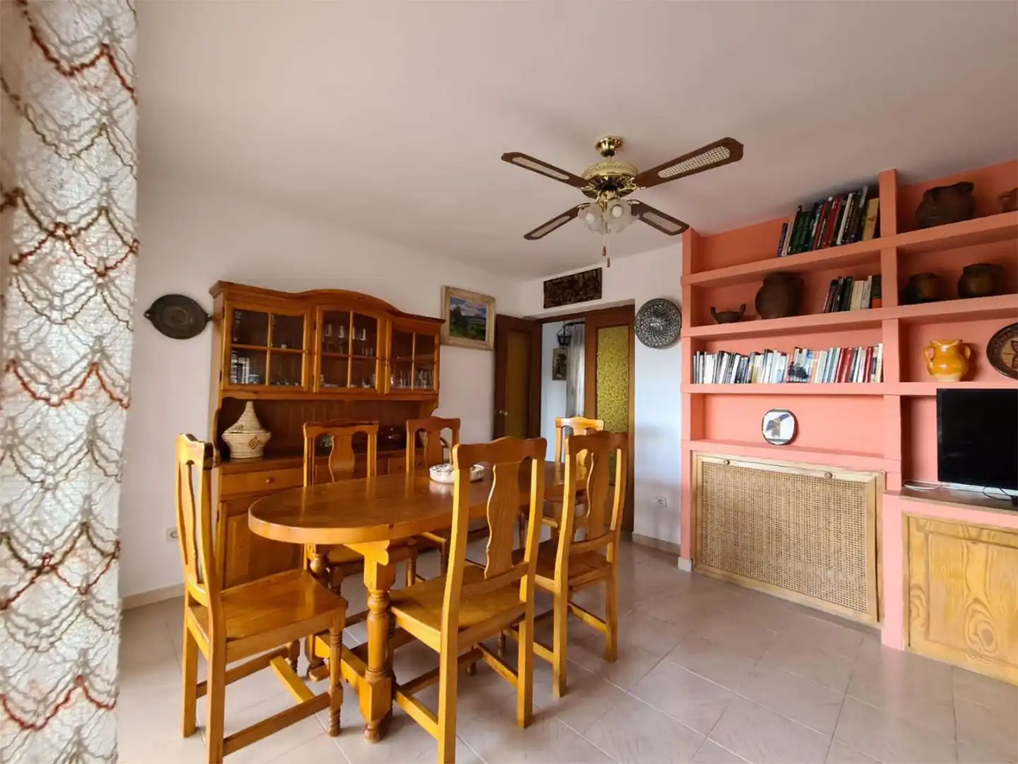 Casa o chalet de alquiler en Soto del Real Comedor de Casa o chalet de alquiler en Soto del Real con Aire acondicionado, Calefacción y Jardín privado