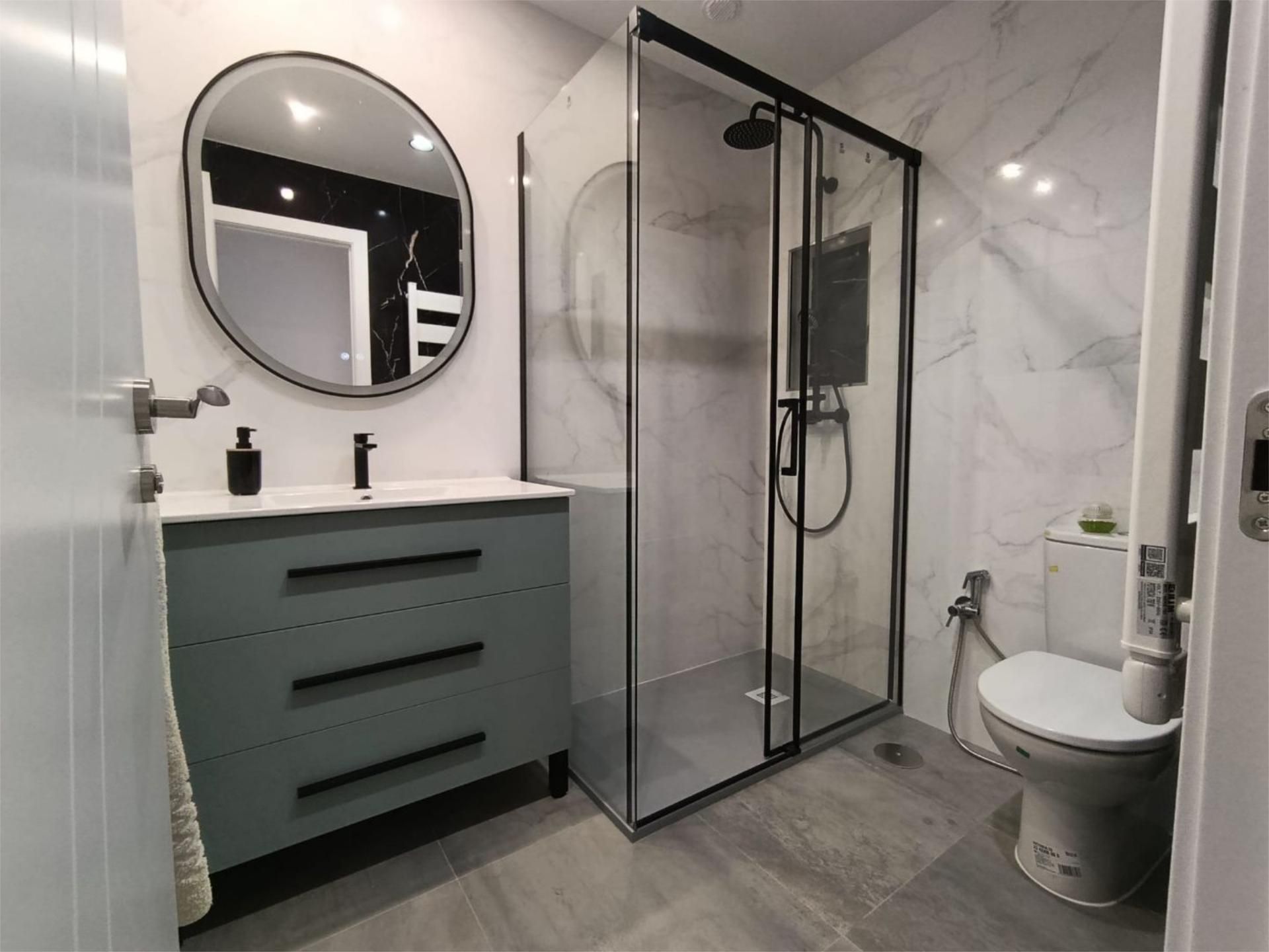 Flat to rent in Calle de Valle Inclán, 12, Las Águilas Bathroom of Flat to rent in Madrid Capital with Air Conditioner, Heating and Furnished