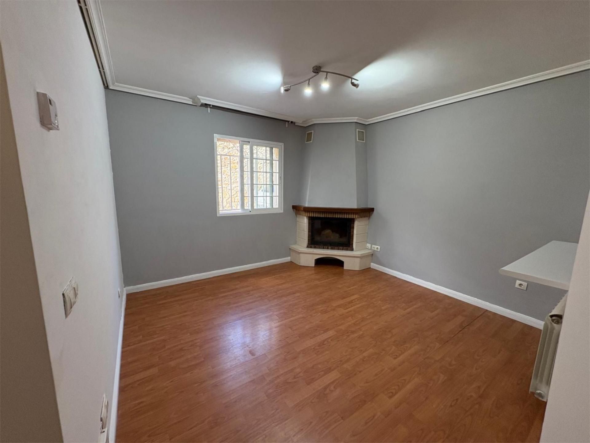 Living room of Flat to rent in San Lorenzo de El Escorial  with Heating