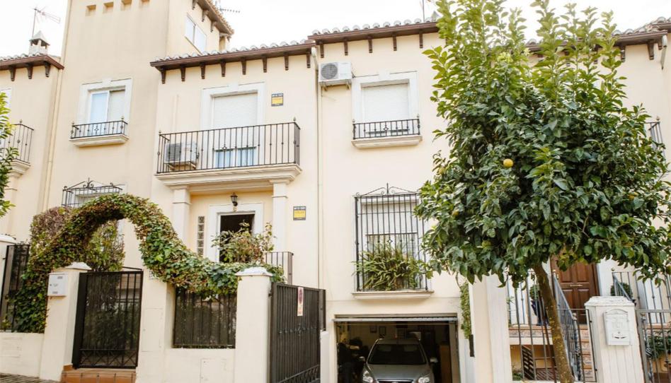 Foto 1 de Casa adosada en venda a Calle Unicef, 8, Úbeda, Jaén