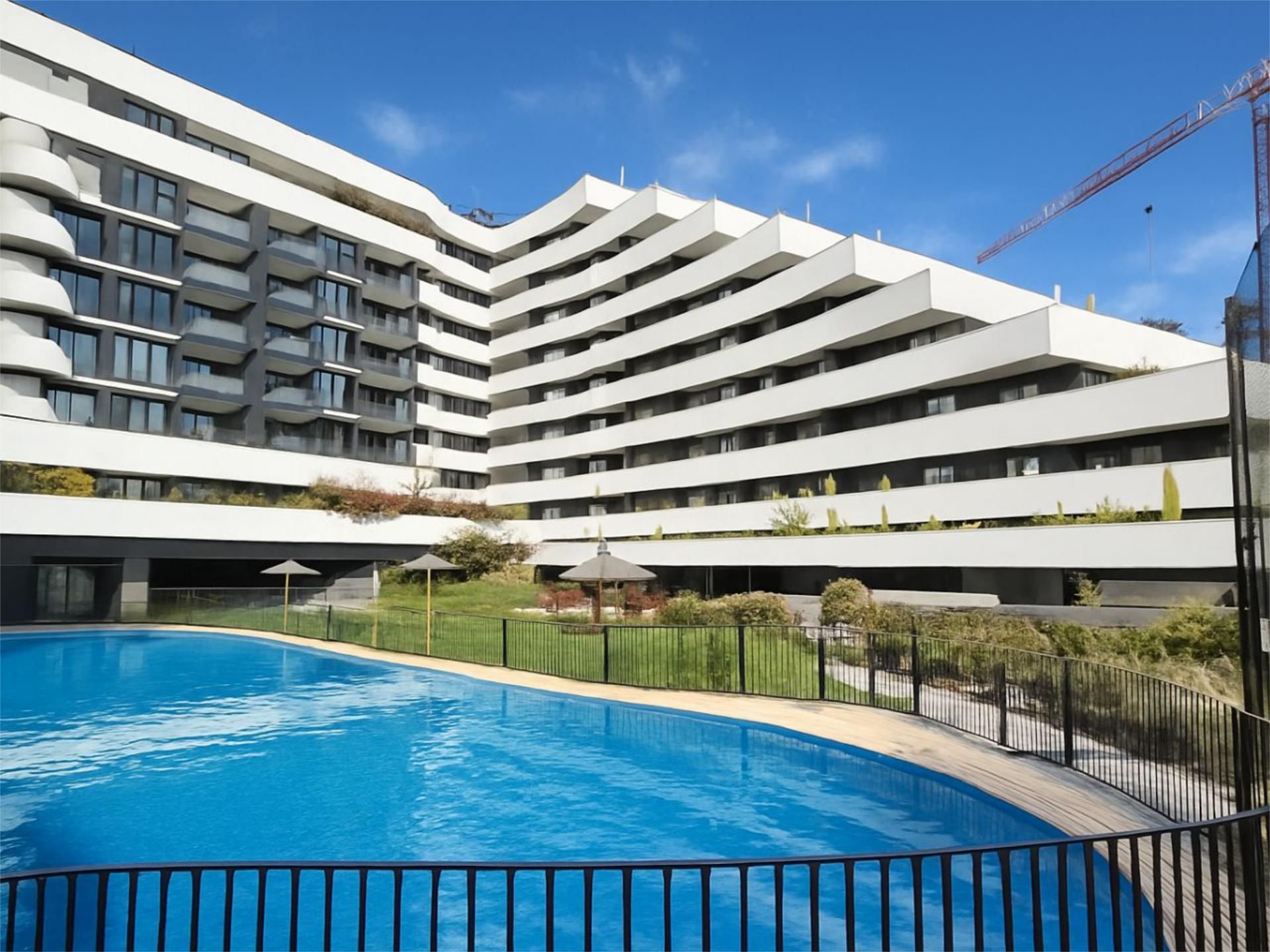 Piscina de Pis en venda en  Madrid Capital amb Aire condicionat, Calefacció i Parquet