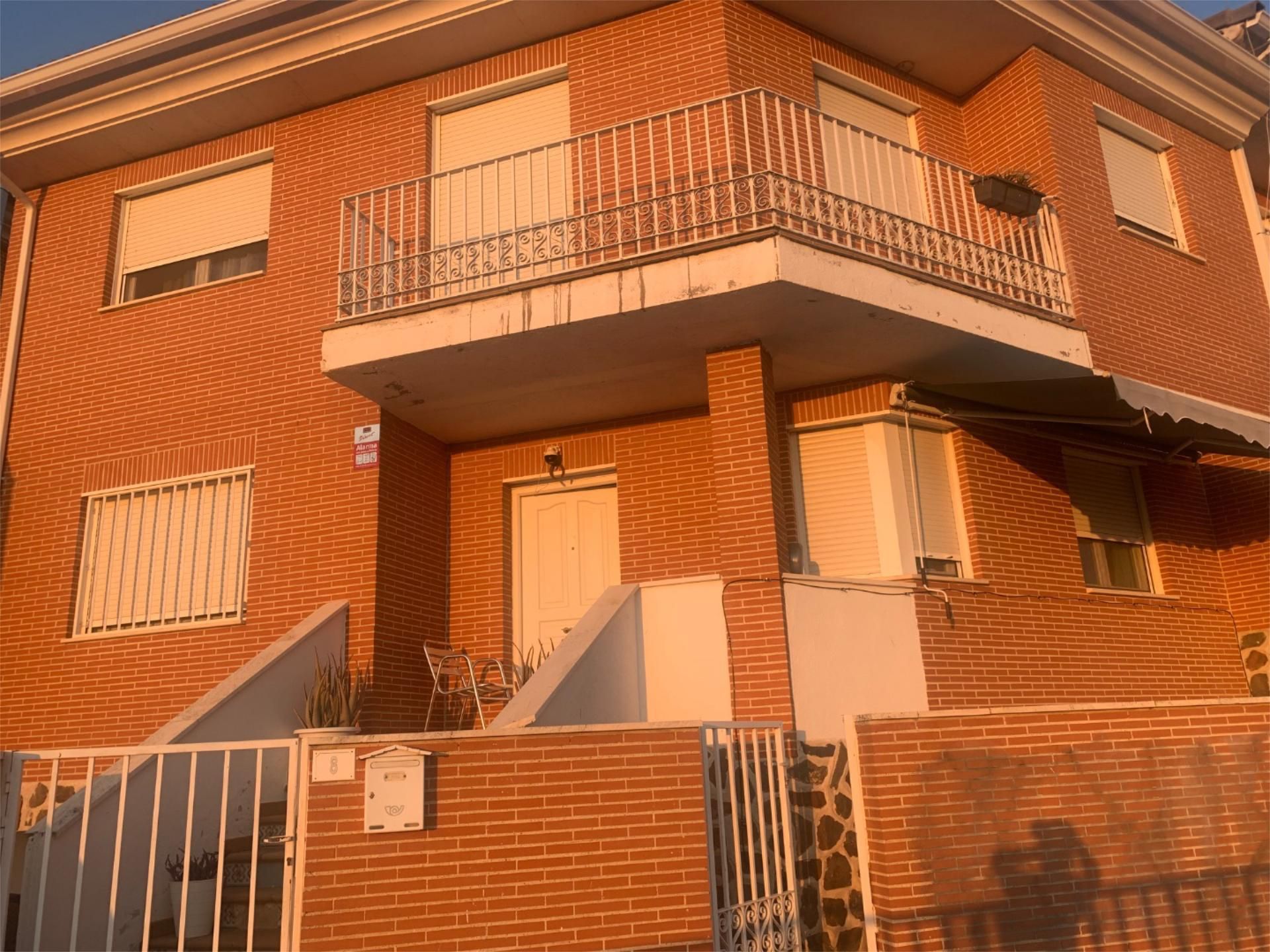 Vista exterior de Casa o xalet en venda en Ciruelos amb Aire condicionat, Terrassa i Balcó