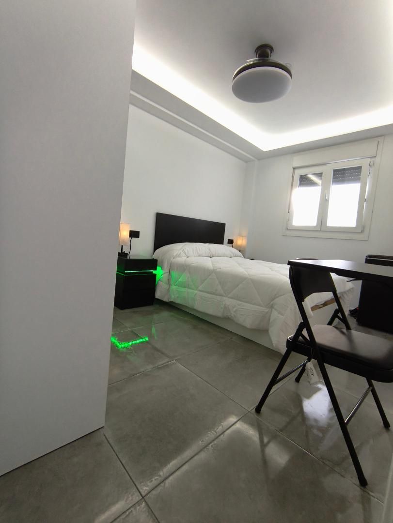 Bedroom of Flat to share in San Fernando  with Air Conditioner, Furnished and Oven