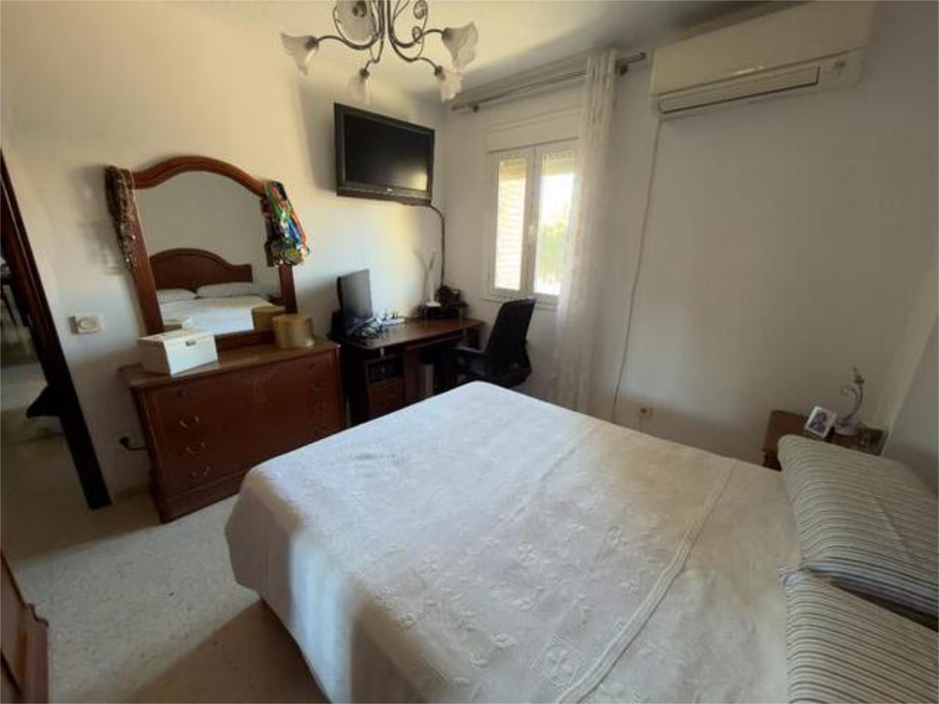 Dormitori de Pis en venda en  Sevilla Capital amb Calefacció, Terrassa i Moblat